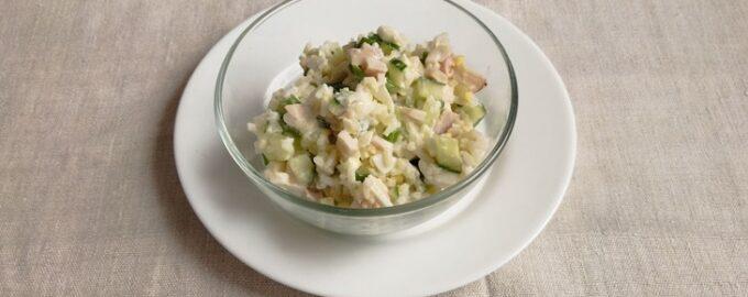 Салат из кальмара с яйцами и рисом — рецепты | Дзен